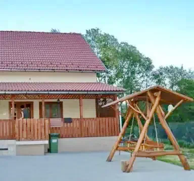 Lupeni - Casa de vacanță Akácpatak|Farkaslaka - Akácpatak Kulcsosház  Farkaslaka 525640 thumb