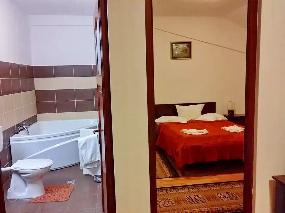Lacu Roșu - Hotel Turist ***|Gyilkostó - Turista Hotel*** Gyilkostó 641500 thumb