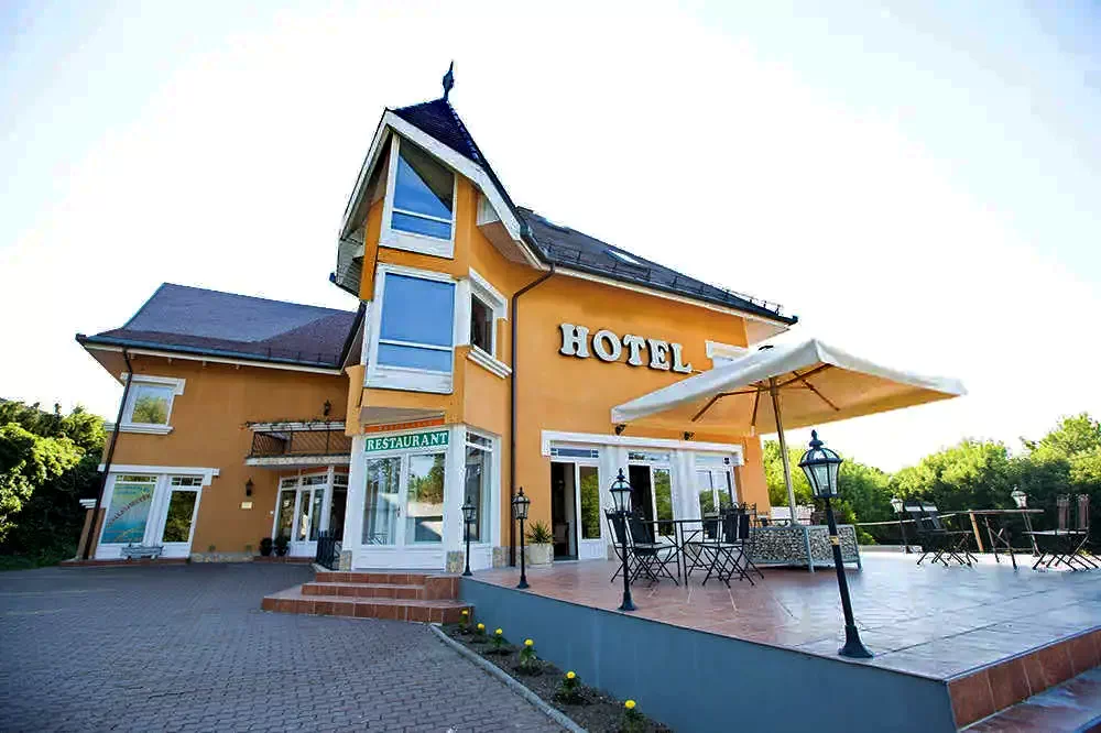 Siófok / Radio Inn 2 Hotel** Siófok 319654 thumb