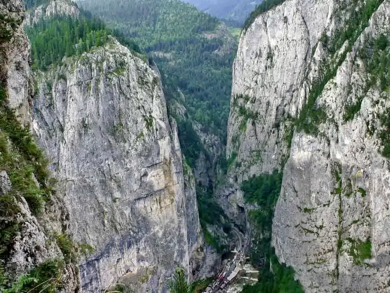 Lacu Roșu - Casuțele Turist*|Gyilkostó - Turista Faházak* Gyilkostó 454115 thumb