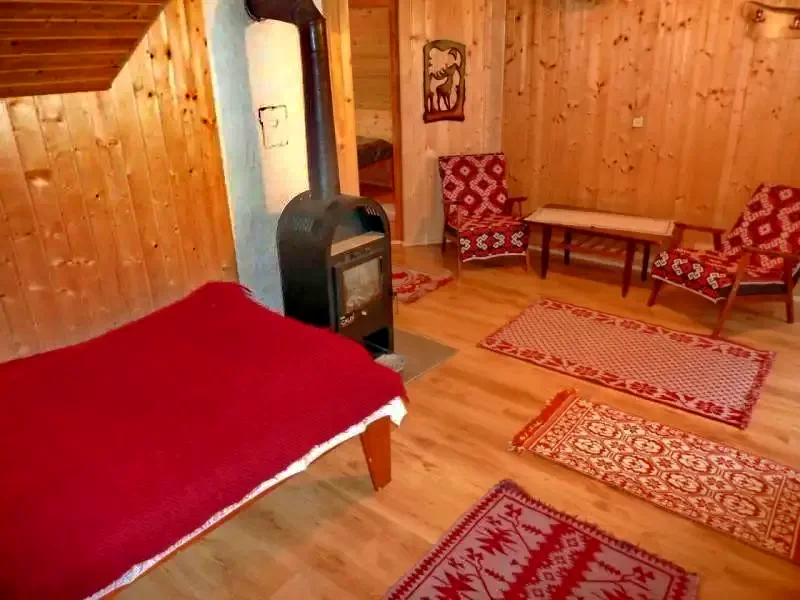 Vărșag - Casa la cheie Zomora Károly|Székelyvarság - Zomora Károly Kulcsosház Székelyvarság 565758 thumb