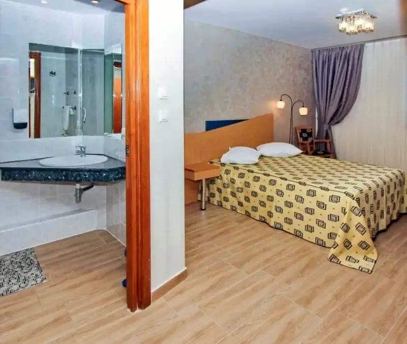 Oradea Cazare | Hotel*** (K1391-11) Imaginea poate fi supusă drepturilor de autor. Se recomandă contactarea titularului drepturilor.