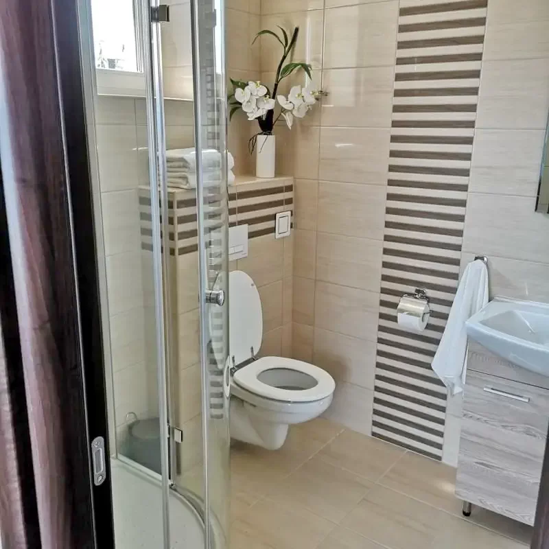  Cazare | Motel (K0689-3) Imaginea poate fi supusă drepturilor de autor. Se recomandă contactarea titularului drepturilor.