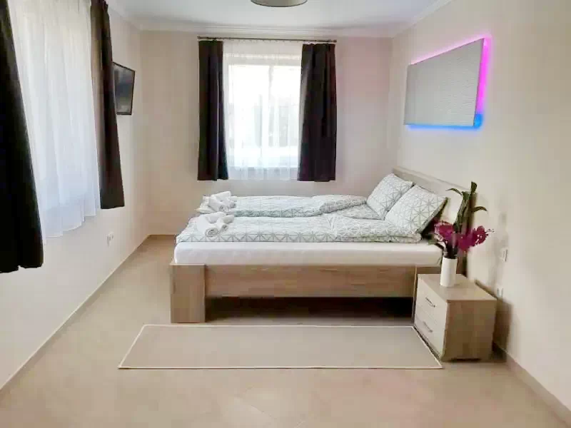  Cazare | Motel (K0689-10) Imaginea poate fi supusă drepturilor de autor. Se recomandă contactarea titularului drepturilor.