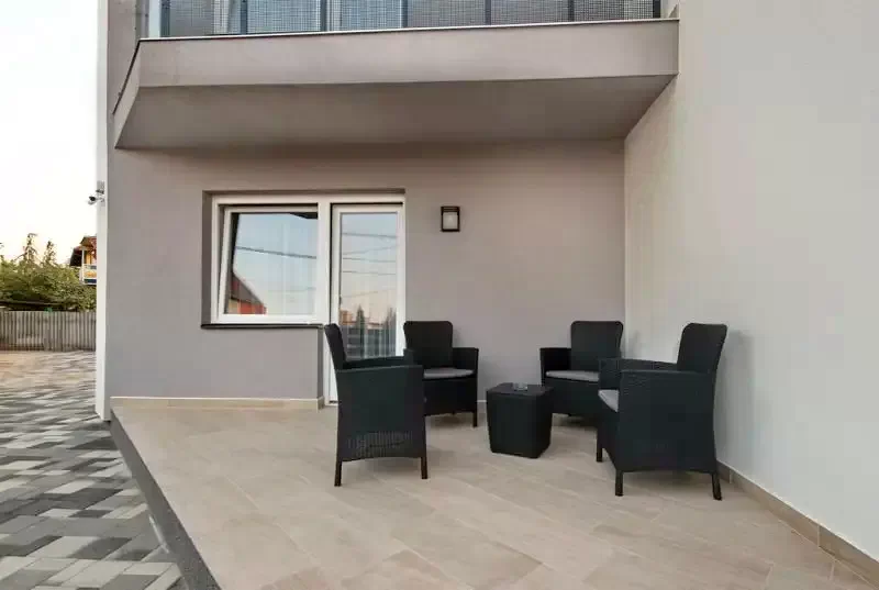  Cazare | Motel (K0689-18) Imaginea poate fi supusă drepturilor de autor. Se recomandă contactarea titularului drepturilor.