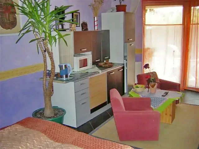 Mișcolț Cazare | Motel (K0764-15) Imaginea poate fi supusă drepturilor de autor. Se recomandă contactarea titularului drepturilor.