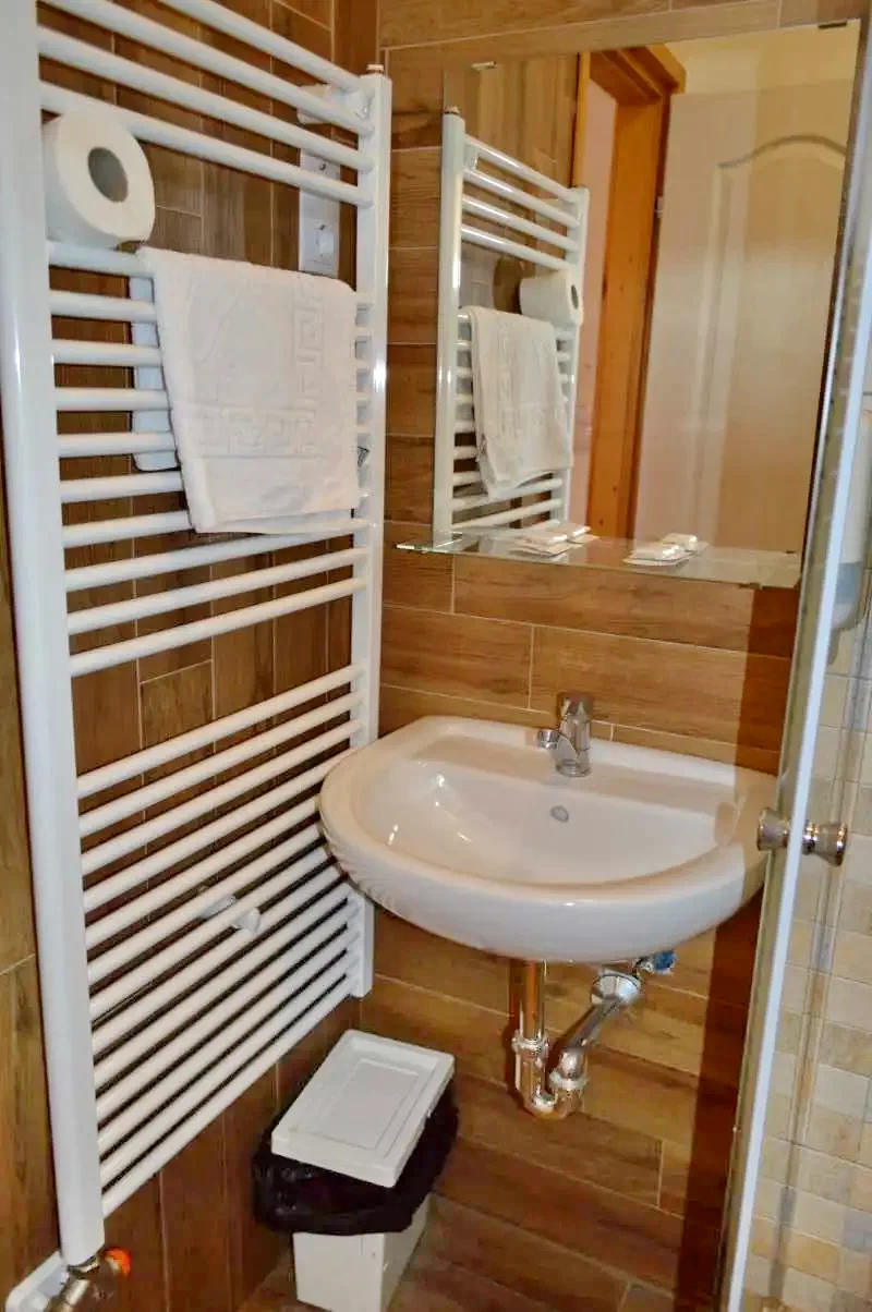  Cazare | Hotel**** (K0958-13) Imaginea poate fi supusă drepturilor de autor. Se recomandă contactarea titularului drepturilor.