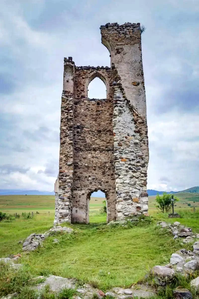 Turnul Csonkatorony, Tomesti