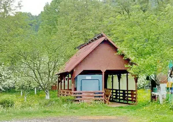 Brăduleț Cazare | Motel (K0712-1) Imaginea poate fi supusă drepturilor de autor. Se recomandă contactarea titularului drepturilor.