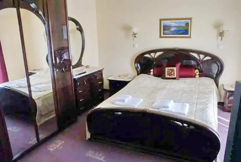 Mișcolț Cazare | Pensiune turistică (K0849-5) Imaginea poate fi supusă drepturilor de autor. Se recomandă contactarea titularului drepturilor.