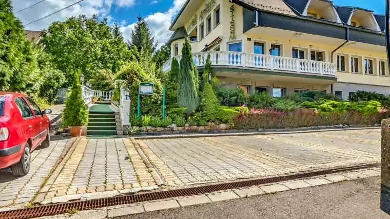 Mișcolț Cazare | Pensiune turistică (K0849-28) Imaginea poate fi supusă drepturilor de autor. Se recomandă contactarea titularului drepturilor.