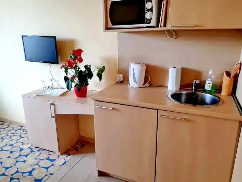  Cazare | Motel (K1021-3) Imaginea poate fi supusă drepturilor de autor. Se recomandă contactarea titularului drepturilor.