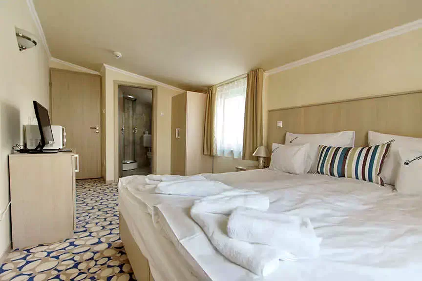  Cazare | Motel (K1021-7) Imaginea poate fi supusă drepturilor de autor. Se recomandă contactarea titularului drepturilor.