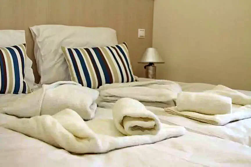  Cazare | Motel (K1021-10) Imaginea poate fi supusă drepturilor de autor. Se recomandă contactarea titularului drepturilor.