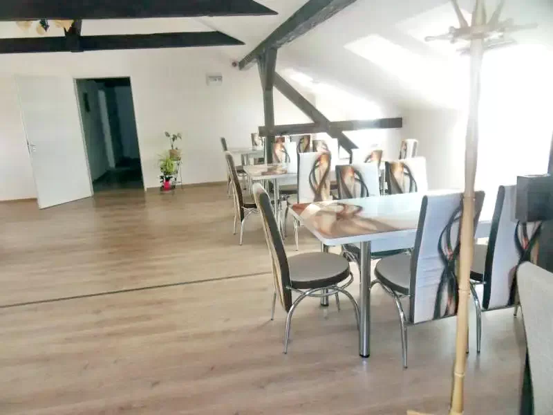  Cazare | Motel (K1327-3) Imaginea poate fi supusă drepturilor de autor. Se recomandă contactarea titularului drepturilor.