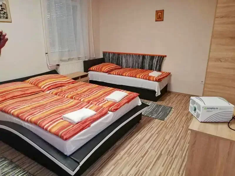  Cazare | Motel (K1327-6) Imaginea poate fi supusă drepturilor de autor. Se recomandă contactarea titularului drepturilor.