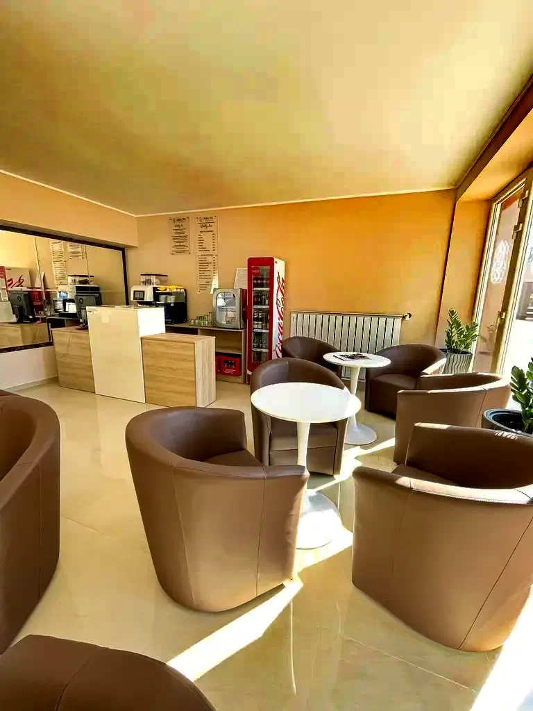  Cazare | Pensiune turistică (K1085-7) Imaginea poate fi supusă drepturilor de autor. Se recomandă contactarea titularului drepturilor.