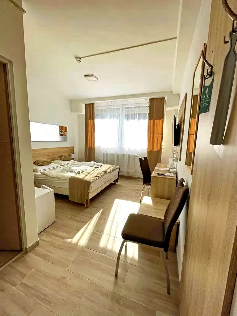 Tata Szállás | Turisztikai panzió (K1085-21) A kép szerzői jogvédelem alatt állhat. Javasolt a kapcsolatfelvétel a jog tulajdonossal.