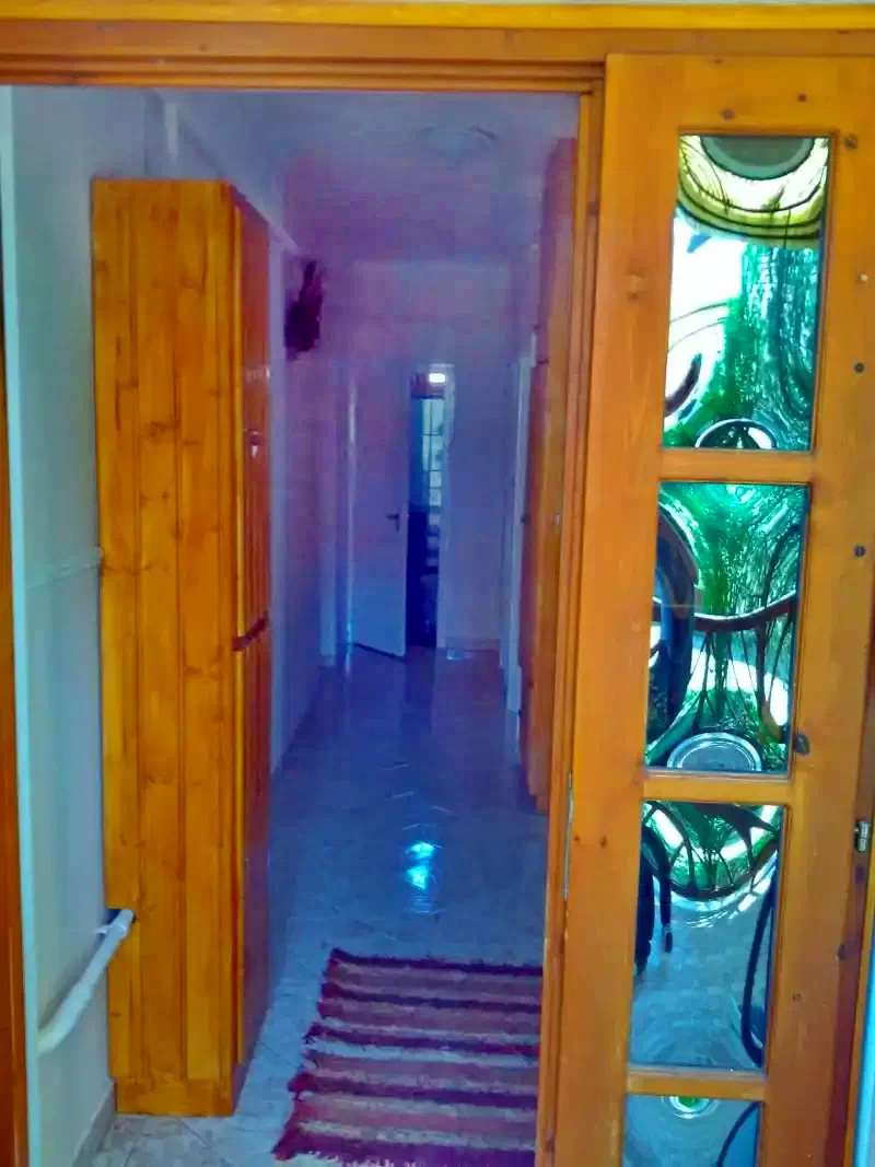  Cazare | Sat de vacanță (K0589-2) Imaginea poate fi supusă drepturilor de autor. Se recomandă contactarea titularului drepturilor.