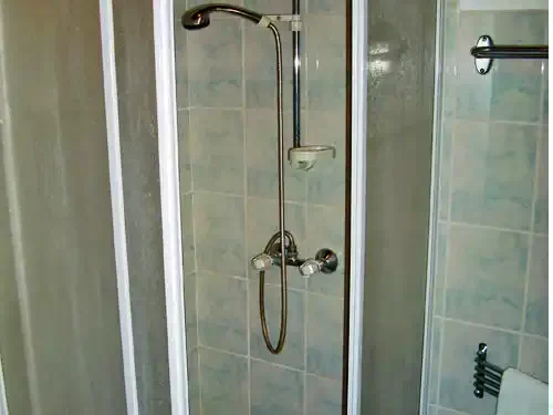  Cazare | Sat de vacanță (K0669-9) Imaginea poate fi supusă drepturilor de autor. Se recomandă contactarea titularului drepturilor.