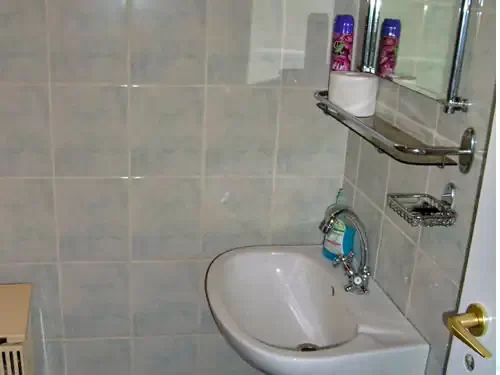  Cazare | Sat de vacanță (K0669-10) Imaginea poate fi supusă drepturilor de autor. Se recomandă contactarea titularului drepturilor.