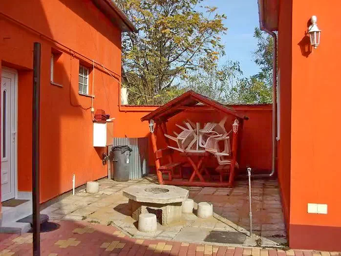  Cazare | Sat de vacanță (K0664-5) Imaginea poate fi supusă drepturilor de autor. Se recomandă contactarea titularului drepturilor.