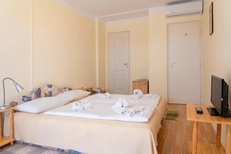  Cazare | Motel (K1047-8) Imaginea poate fi supusă drepturilor de autor. Se recomandă contactarea titularului drepturilor.