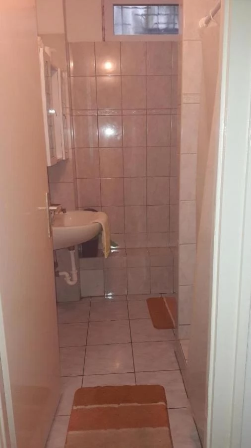  Cazare | Motel (K1047-12) Imaginea poate fi supusă drepturilor de autor. Se recomandă contactarea titularului drepturilor.