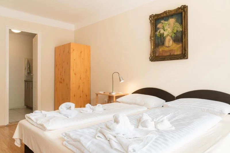  Cazare | Motel (K1047-14) Imaginea poate fi supusă drepturilor de autor. Se recomandă contactarea titularului drepturilor.