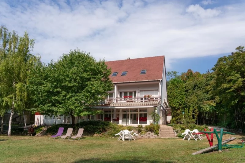  Cazare | Motel (K1047-21) Imaginea poate fi supusă drepturilor de autor. Se recomandă contactarea titularului drepturilor.