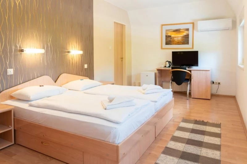  Cazare | Hotel**** (K1048-8) Imaginea poate fi supusă drepturilor de autor. Se recomandă contactarea titularului drepturilor.