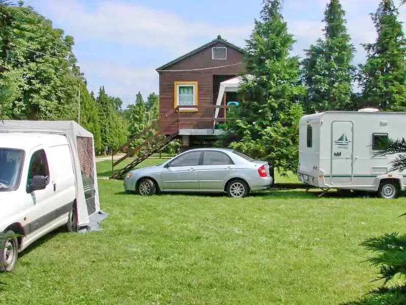 Cazare Esztergom / Gran Camping. Imaginea poate fi supusă drepturilor de autor. Se recomandă contactarea titularului drepturilor.