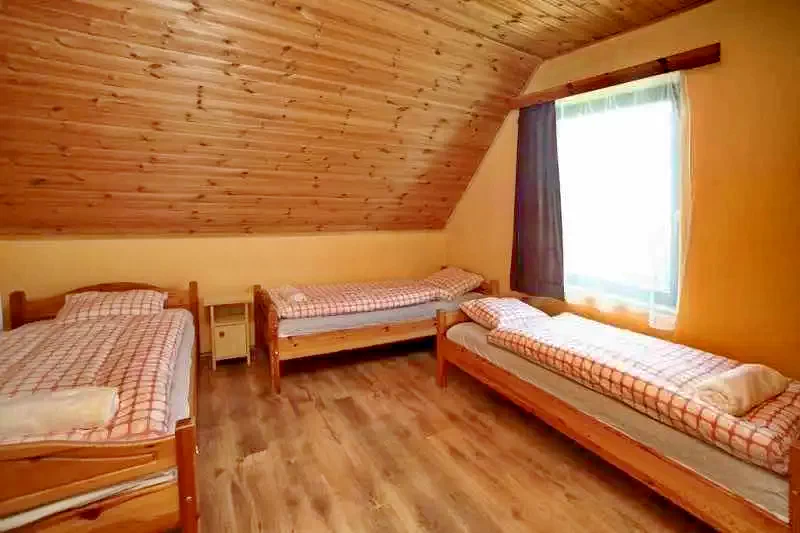  Cazare | Motel (K0842-4) Imaginea poate fi supusă drepturilor de autor. Se recomandă contactarea titularului drepturilor.