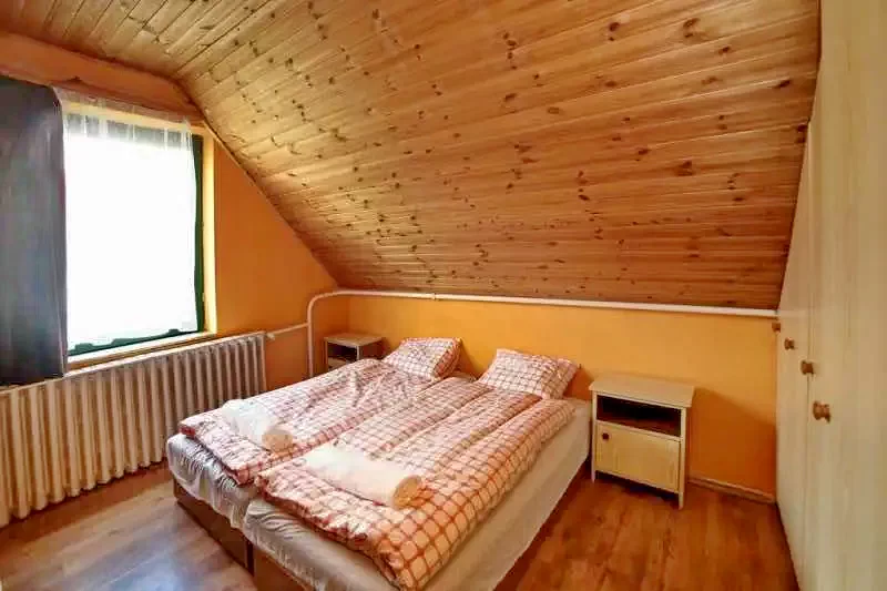  Cazare | Motel (K0842-10) Imaginea poate fi supusă drepturilor de autor. Se recomandă contactarea titularului drepturilor.