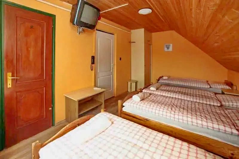  Cazare | Motel (K0842-11) Imaginea poate fi supusă drepturilor de autor. Se recomandă contactarea titularului drepturilor.