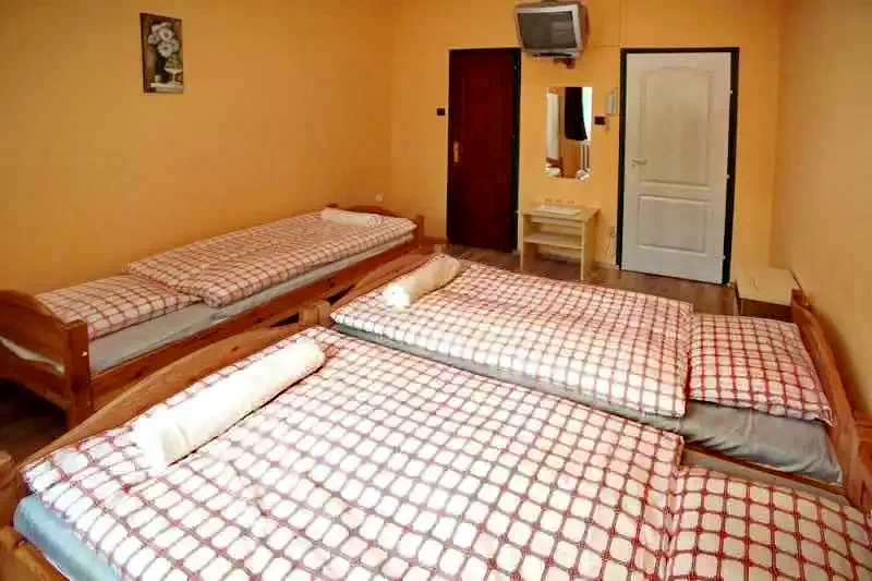  Cazare | Motel (K0842-17) Imaginea poate fi supusă drepturilor de autor. Se recomandă contactarea titularului drepturilor.