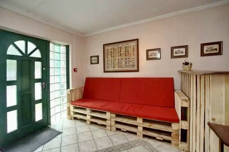  Cazare | Motel (K0842-19) Imaginea poate fi supusă drepturilor de autor. Se recomandă contactarea titularului drepturilor.