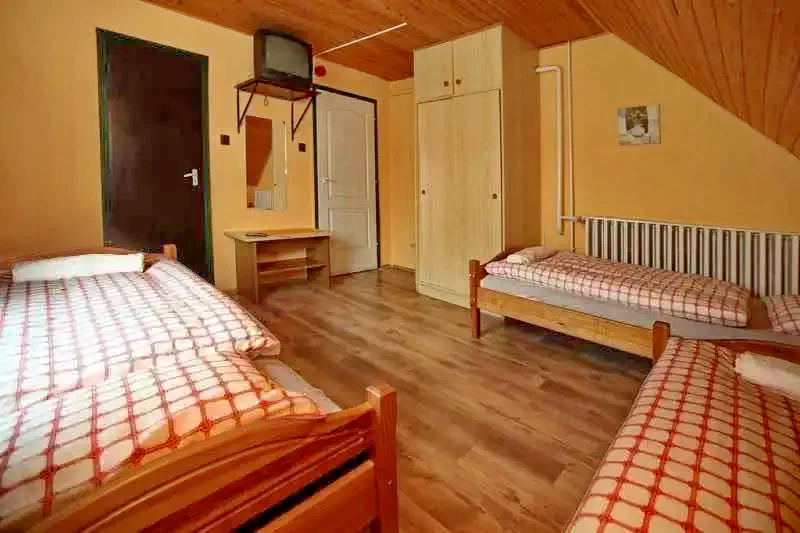  Cazare | Motel (K0842-22) Imaginea poate fi supusă drepturilor de autor. Se recomandă contactarea titularului drepturilor.