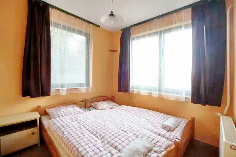  Cazare | Motel (K0842-34) Imaginea poate fi supusă drepturilor de autor. Se recomandă contactarea titularului drepturilor.