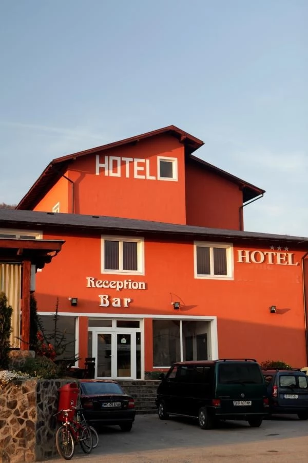 Bălăușeri Cazare | Hotel*** (K1446-54) Imaginea poate fi supusă drepturilor de autor. Se recomandă contactarea titularului drepturilor.