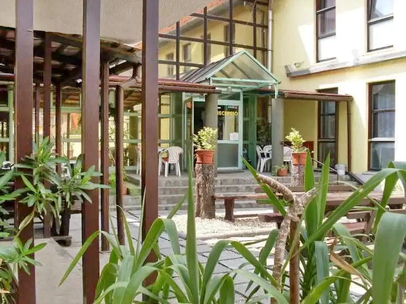  Cazare | Hotel*** (K0840-1) Imaginea poate fi supusă drepturilor de autor. Se recomandă contactarea titularului drepturilor.