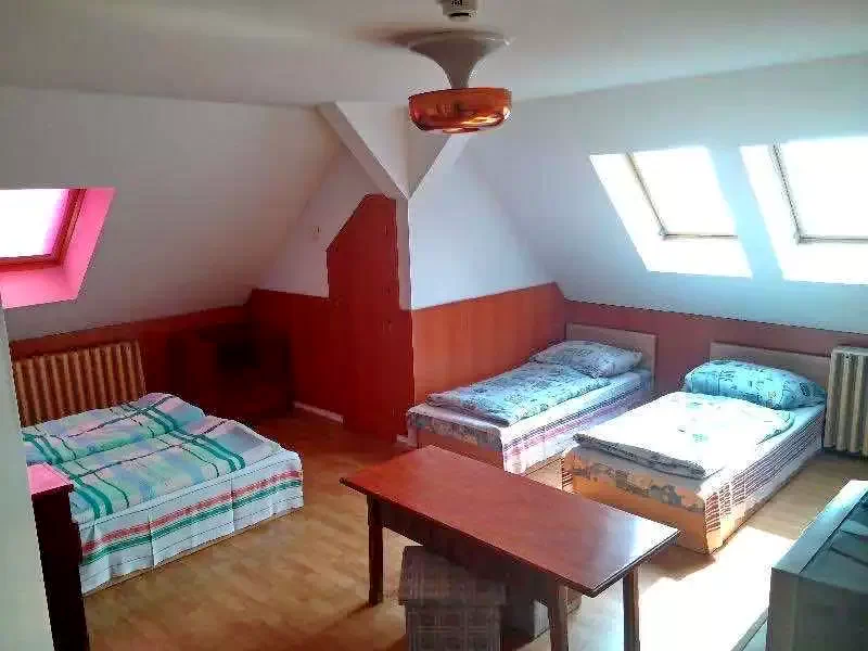  Cazare | Hotel*** (K0840-11) Imaginea poate fi supusă drepturilor de autor. Se recomandă contactarea titularului drepturilor.