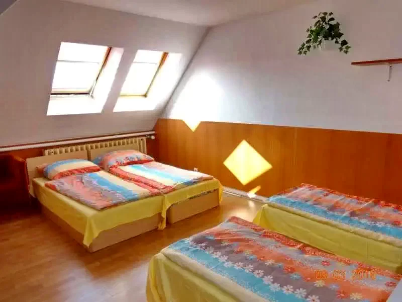  Cazare | Hotel*** (K0840-18) Imaginea poate fi supusă drepturilor de autor. Se recomandă contactarea titularului drepturilor.