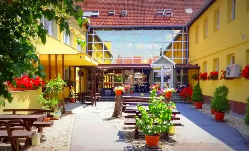 Eger Cazare | Hotel*** (K0840-25) Imaginea poate fi supusă drepturilor de autor. Se recomandă contactarea titularului drepturilor.