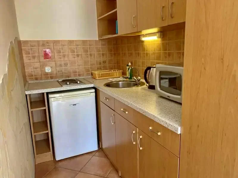  Cazare | Motel (K0671-5) Imaginea poate fi supusă drepturilor de autor. Se recomandă contactarea titularului drepturilor.