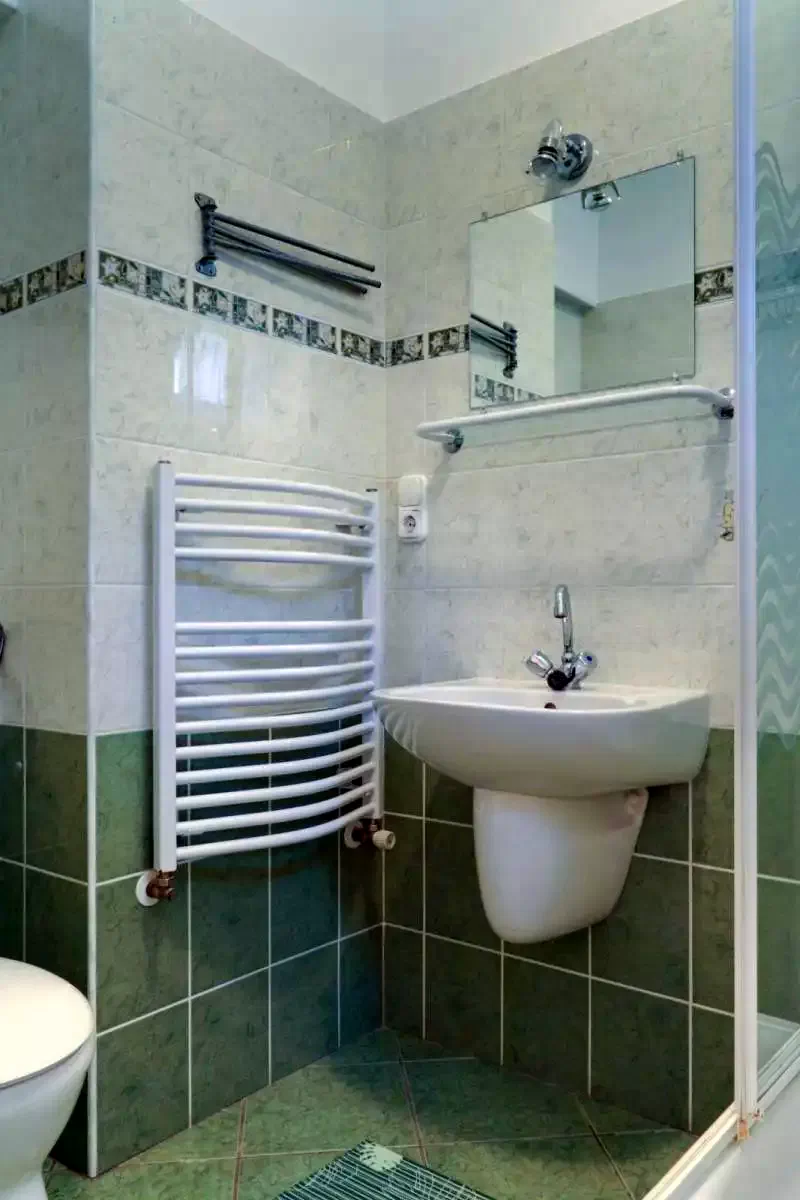  Cazare | Motel (K0671-10) Imaginea poate fi supusă drepturilor de autor. Se recomandă contactarea titularului drepturilor.