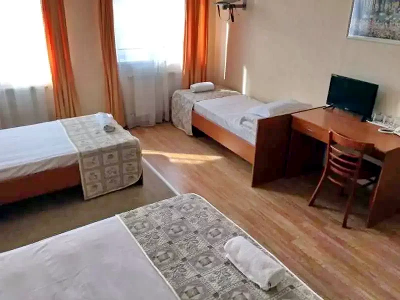  Cazare | Pensiune turistică (K1050-11) Imaginea poate fi supusă drepturilor de autor. Se recomandă contactarea titularului drepturilor.