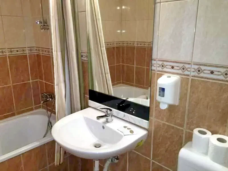  Cazare | Pensiune turistică (K1050-24) Imaginea poate fi supusă drepturilor de autor. Se recomandă contactarea titularului drepturilor.