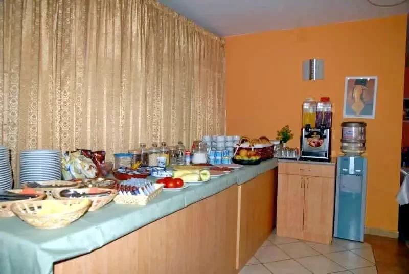  Cazare | Pensiune turistică (K1050-29) Imaginea poate fi supusă drepturilor de autor. Se recomandă contactarea titularului drepturilor.