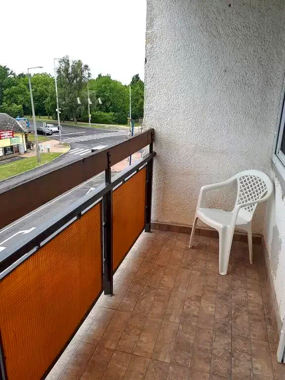  Cazare | Casă de apartamente (K1164-12) Imaginea poate fi supusă drepturilor de autor. Se recomandă contactarea titularului drepturilor.